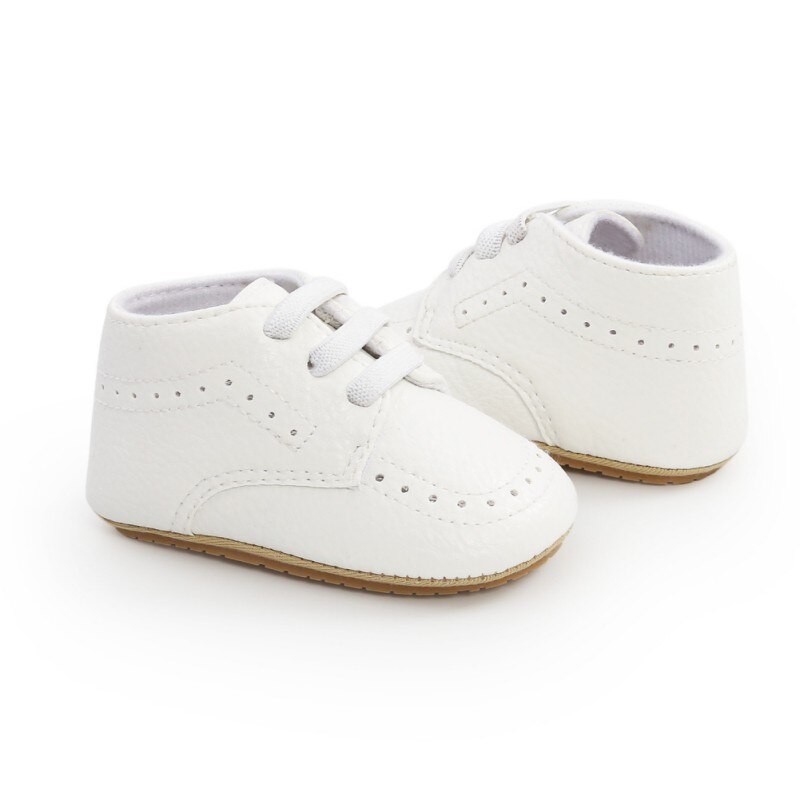 Calzado de cuero de PU para bebé de primeros pasos para niño y niña, mocasines deportivos clásicos de suela blanda para cuna, informales, color blanco, de 0 a 18 meses