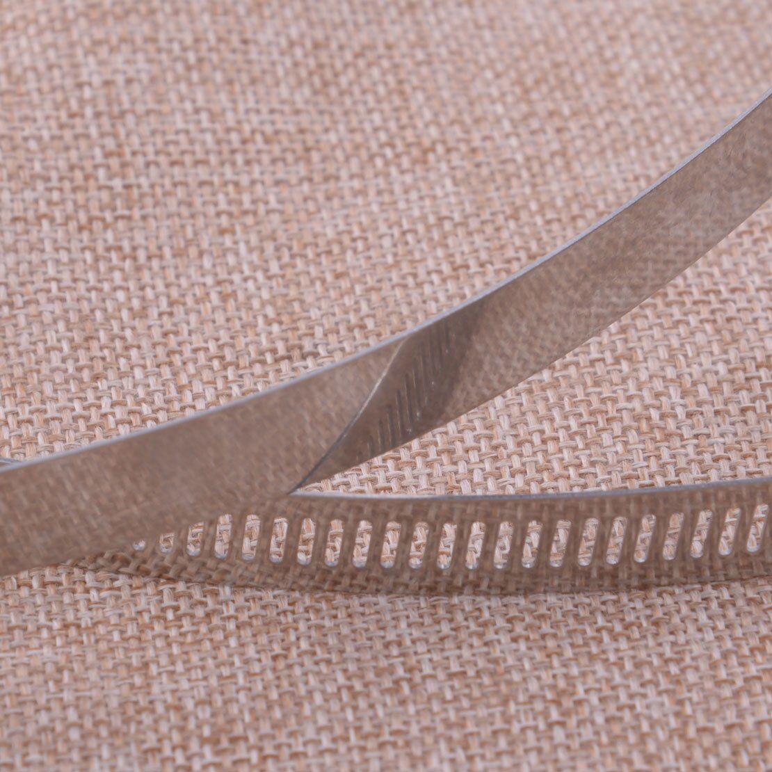Dwcx 5 stk 12 &quot; rustfrit stål sølv bil fleksibel brændstof snekke gear slange klemmer kanal klemme klip med skruenøgle serie 289-311 biler