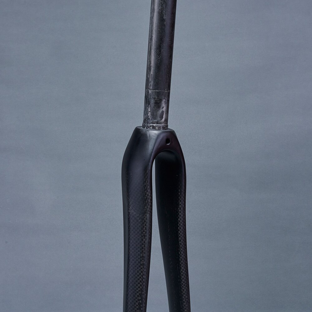 Bikes Road Fork 700C Straight 1-1/8 (28.6mm) Super light High Strength 3K Carbon Fiber Bicycle Front Fork
