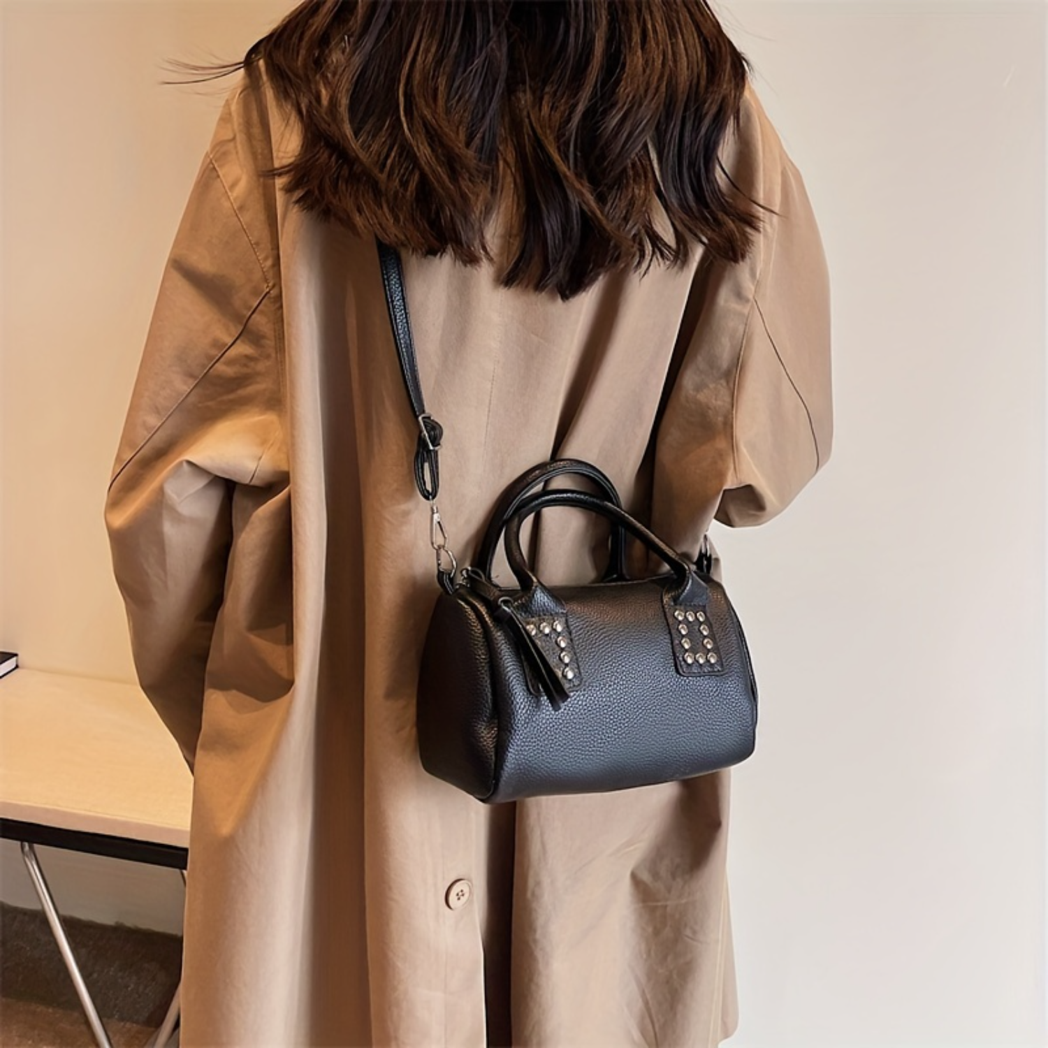 Mini-Quadrat-Zylindertasche mit Nieten-Dekor, Damen-Umhängetasche mit Griff oben