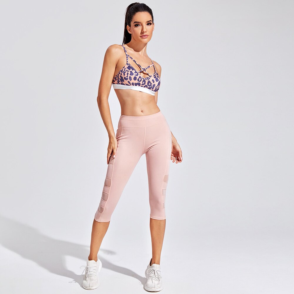 Sujetador deportivo para mujer, Top de Yoga con relleno para entrenamiento, ropa activa de soporte medio