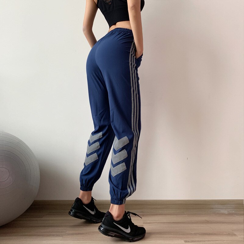 Uvini Joggingbroek Vrouwen Hiphop Dans Broek Losse Leisure Broek Voor Dames Side Striped Elastische Manchet Vrouwelijke Sport Broek