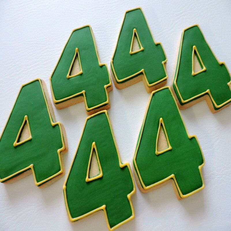 Keniao 4 koekjesvormpjes voor kinderen nummer vier koekje  - 5.3 x 8.8cm -  fondant / gebak / brood / sandwich uitstekers - roestvrij staal