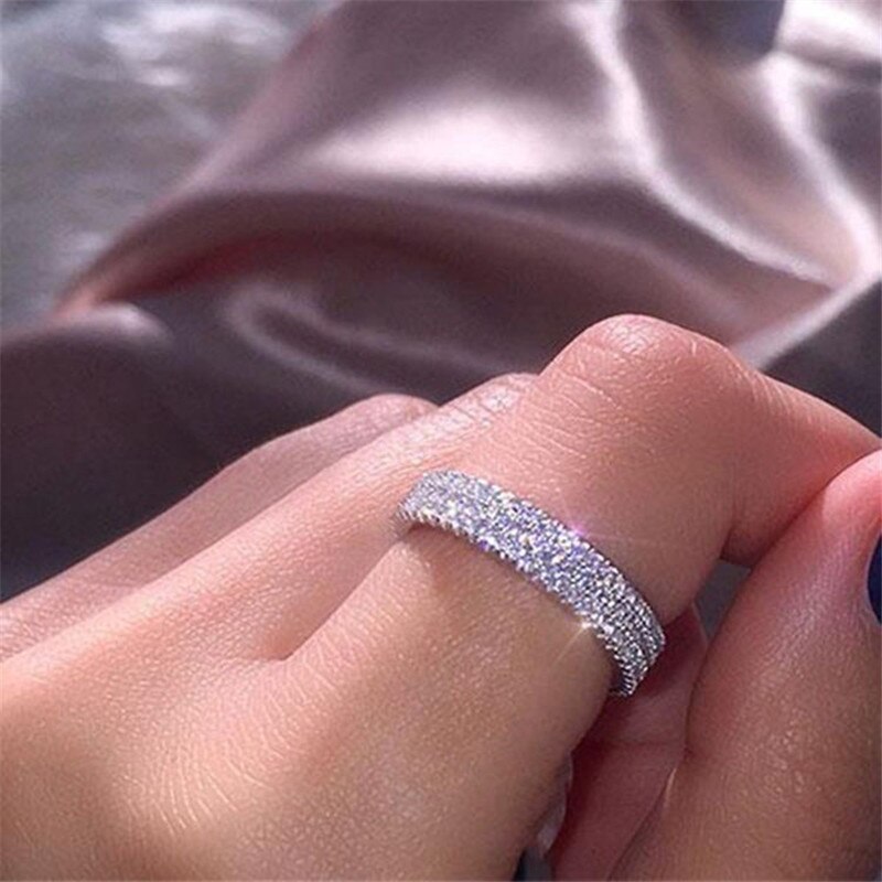 Exquisite Drei Reihen von Kristallen frauen Ring Für Engagement Party Hochzeit Schmuck Hand Zubehör Größe 5-12