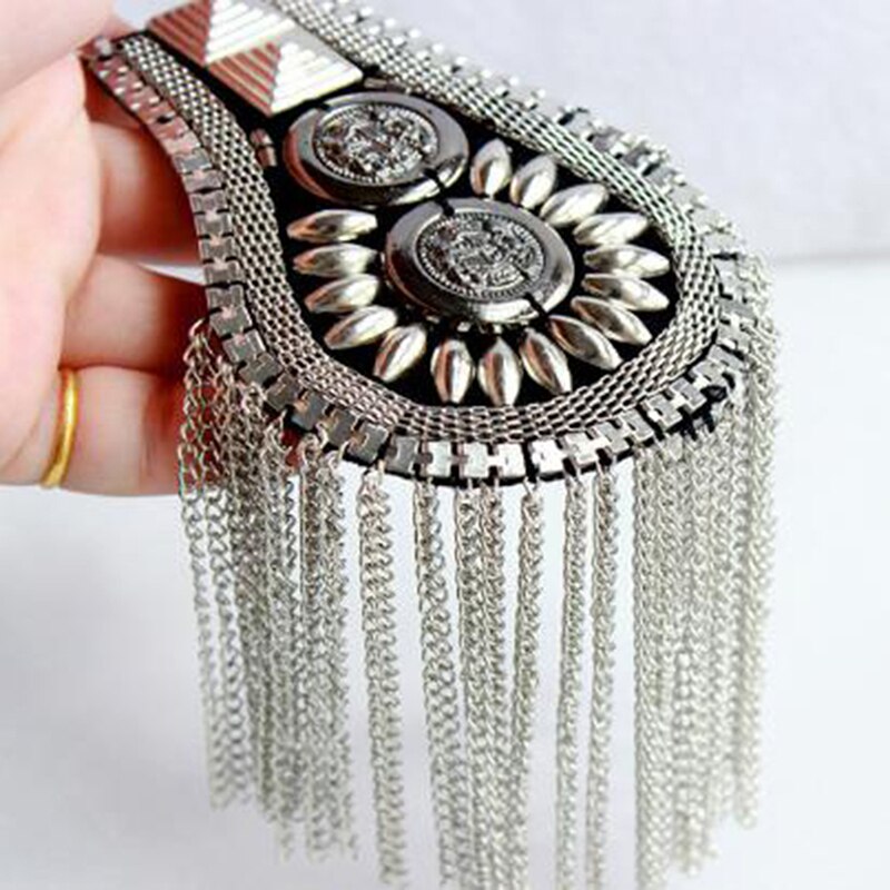 British Style Brooch Small Suit Shoulder Strap Multi Tassel Rivet Epaulet Epaulette Pin On Women Men Suit Accessories