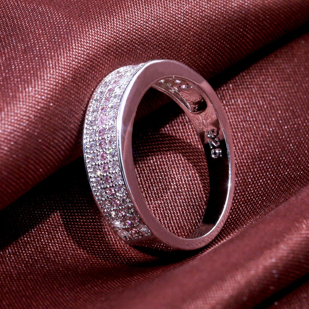Huitan trendy kvinder engagement simpel ring bånd med blå pink lille cubic zirkon sten indstilling skinnende kvinder tilbehør smykker