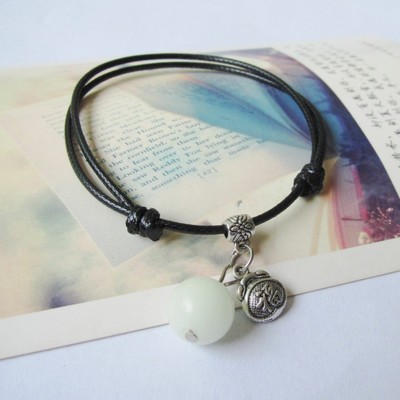 Divertida pulsera luminosa colgante de pulsera brillante de amantes en la oscuridad de la luz de la noche pulsera de la cadena de cuentas para las mujeres joyería de los hombres: FU