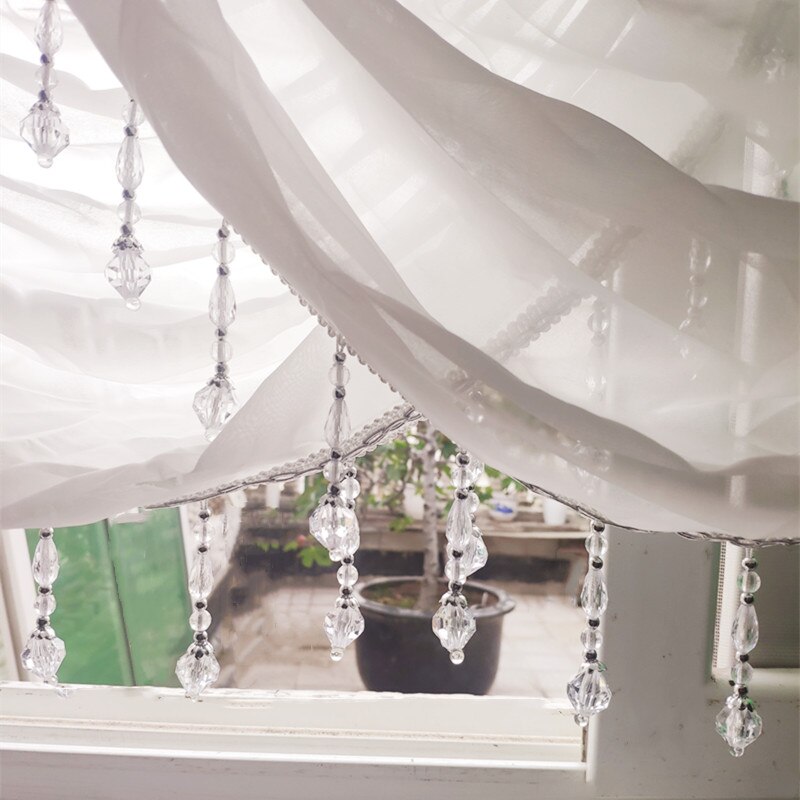 Elegante Witte Gaas Gordijn. Crystal Kwasten Versierd De Gordijn. Drape Water Rimpel Gordijn