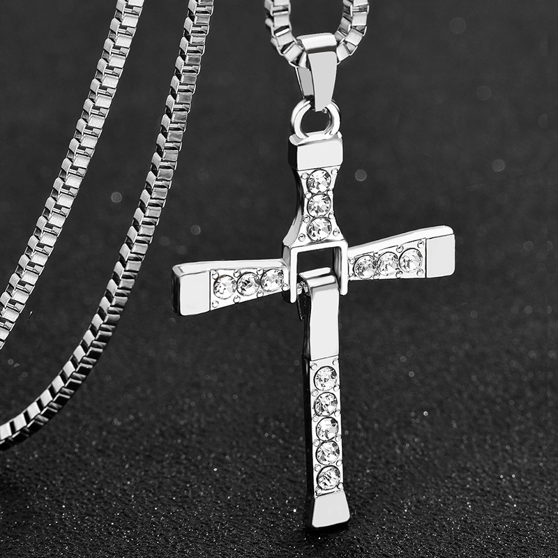 Dominic Toretto la celebridad rápida y furiosa Vin Diesel artículo cristal Jesús hombres Cruz colgante collar joyería de