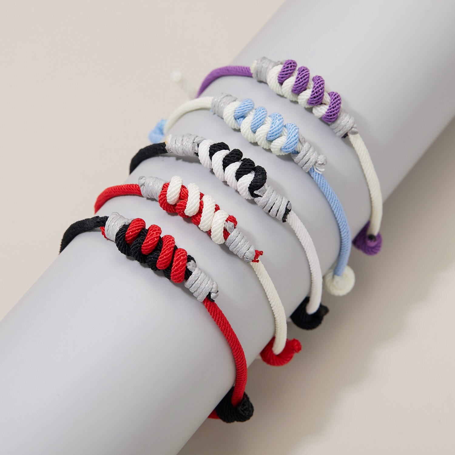 Rood Zwart Wit Touw Handgemaakte Gevlochten Armband Voor Vrouwen Mannen Vriendschap Katoen Wrap Geweven Verstelbare Lucky Card Armband