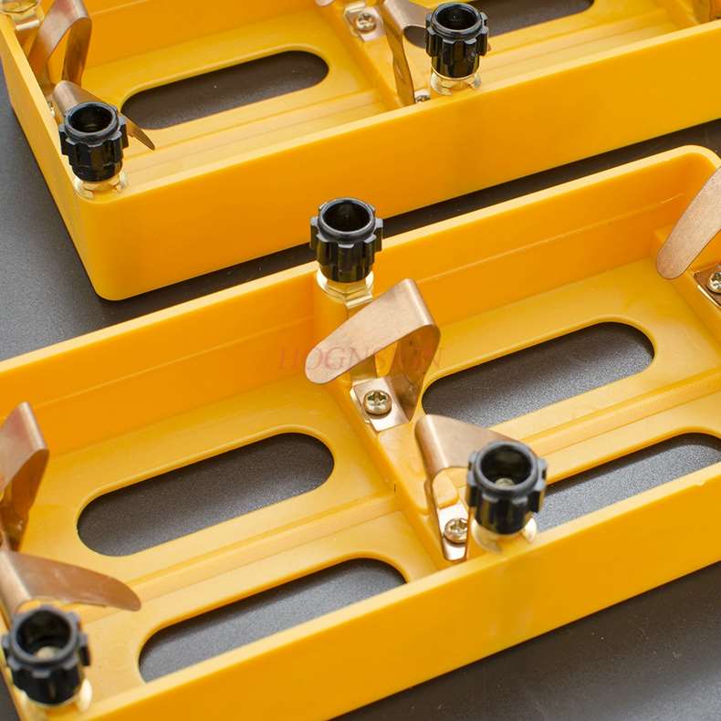 1 pcs No. 1 battery box large junior high school physics and electrical experiment equipment multiple binding posts four in one