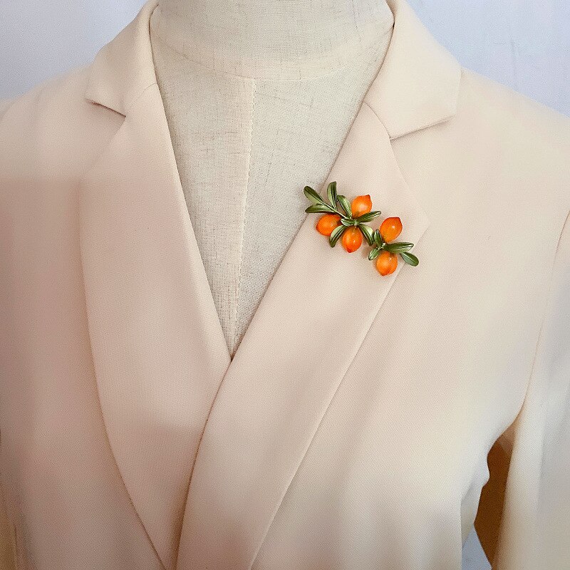 HUANZHI Retro Art Fruit Glazed Freshwater Pearl Leaves Orange Brooch for Women Men Overcoat Accessories Jewelry