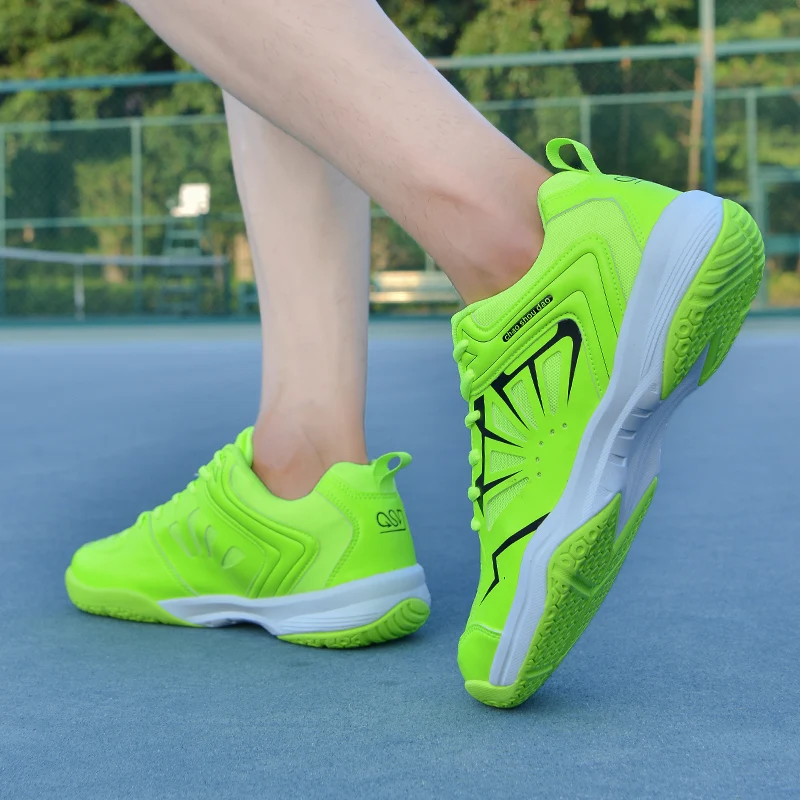 Chaussures de Badminton pour hommes, chaussures de Tennis de Table résistantes à l'usure, baskets d'extérieur antidérapantes pour Couple, chaussures de volley-ball de