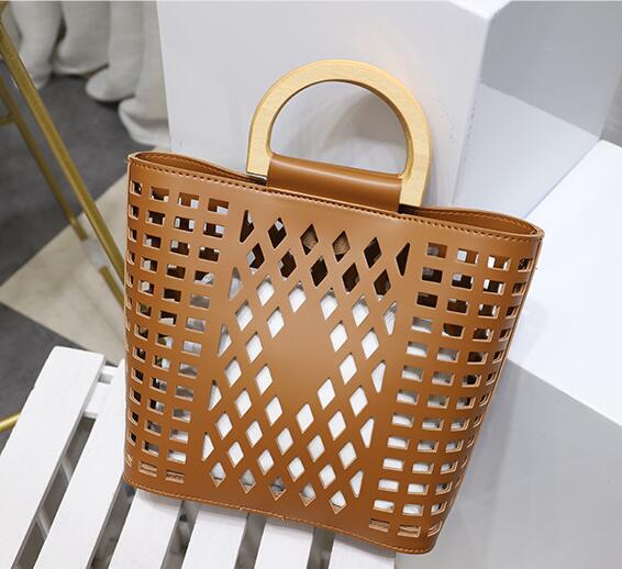 Femmes sacs sacs à main marques célèbres évider plage sac Bolsa Feminina bois poignée fourre-tout sacs sac à bandoulière en cuir synthétique polyuréthane sacs à main: brown