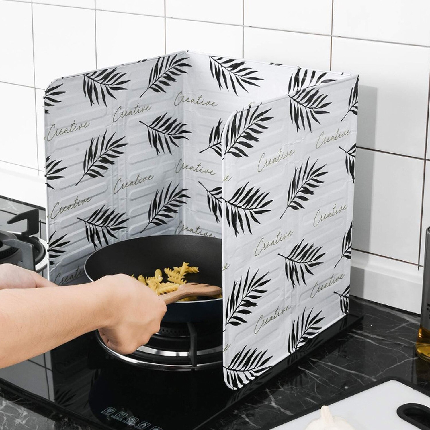 Behogar Foldable Gas Stove Oil Splatter Screen Guard Anti-oil Aluminium Foil Pannel Baffle for Home Kitchen Cooking Tools