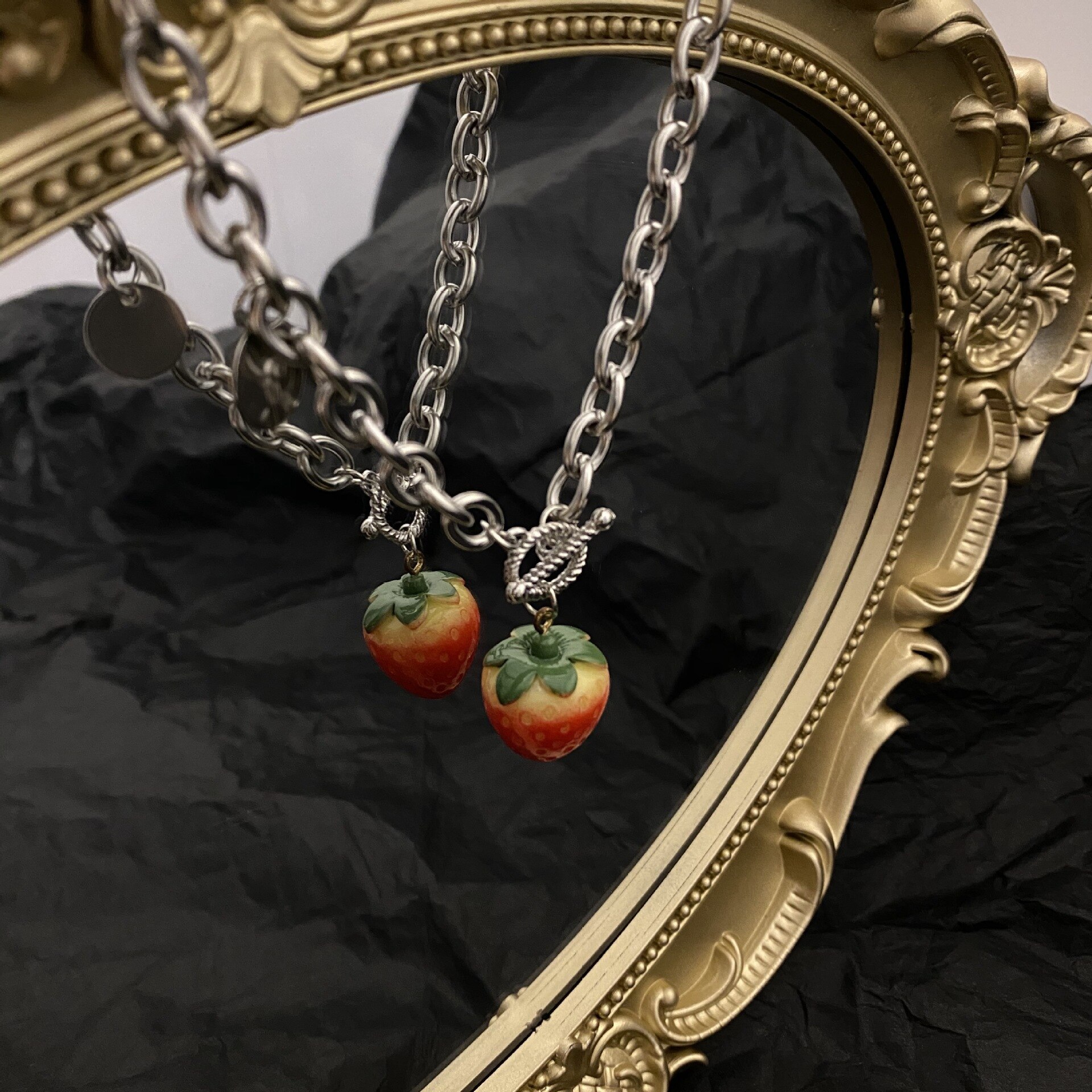 Cute Strawberry Shape Pendant Necklace For Women Girl Lovely Simulation Fruit Choker Necklace Statement Trendy Jewelry