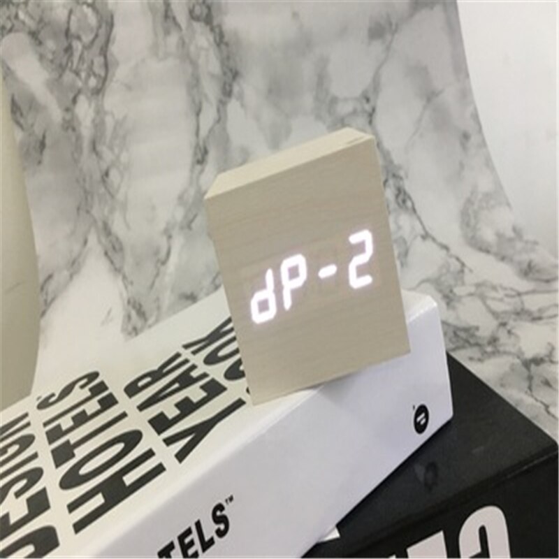 Lille firkantet digital træ led vækkeur træ retro glød ur skrivebord bord indretning stemmestyring snooze funktion despertador: F