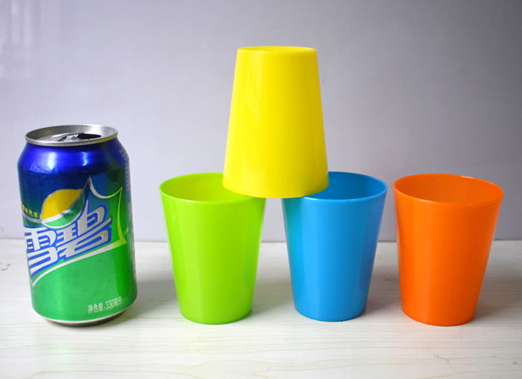 Hyvä 200 ml muovikuppi mainonta matkustaa ulkona kannettava piknik juoma mehu kuppi matta rakenne pp materiaali