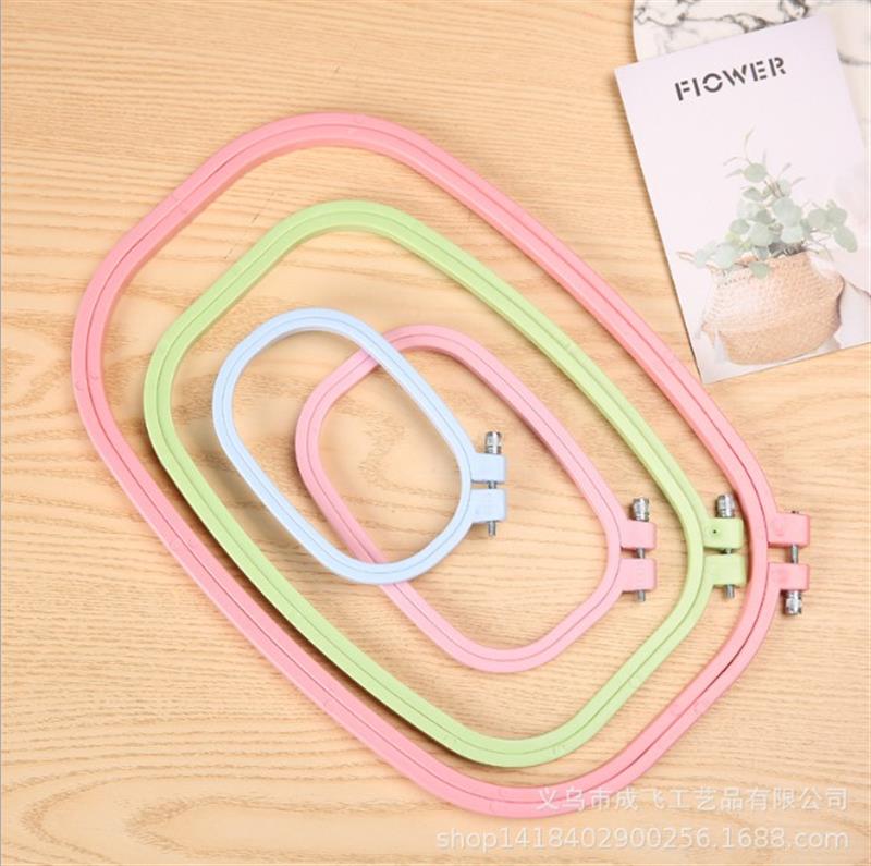 DIY Plastic Square Embroidery Hoop Tool Craft Cross Stitch Chinese Traditional Circle Round Bamboo Frame Wooden Sewing Tools: 18x26cm