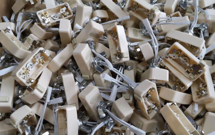 GN-1722 Junction Box 52 Mm * 24 Mm * 15 Mm