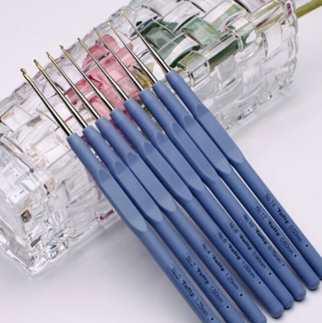 MADE IN JAPAN CLOVER 43-605 Lace Crochet Hooks &Tulip Etimo "Lavender" Soft Grip Steel Crochet Hook Set