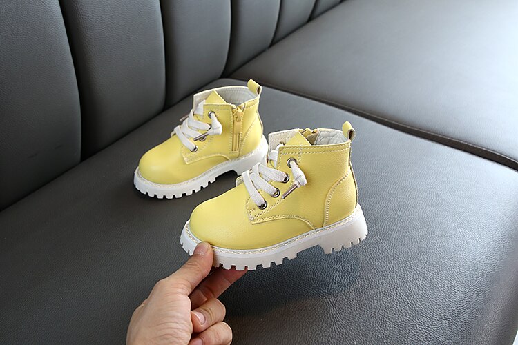 Bottes Martin pour enfants, chaussures à semelle souple, confortables et antidérapantes pour filles et garçons de 1 à 3 ans,: YELLOW / 24