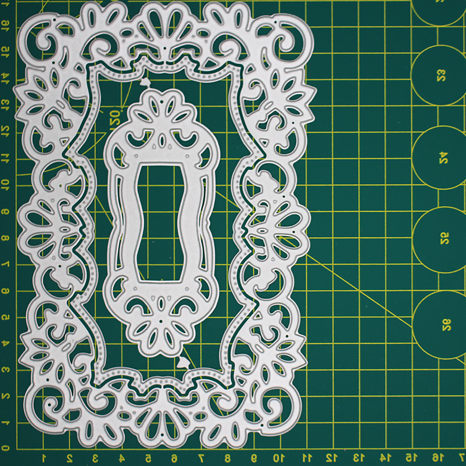 Hollow Out Lace Metal Cutting Dies Stencils Templates Mould for DIY Wedding Invitation Embossing Crafts Scrapbooking