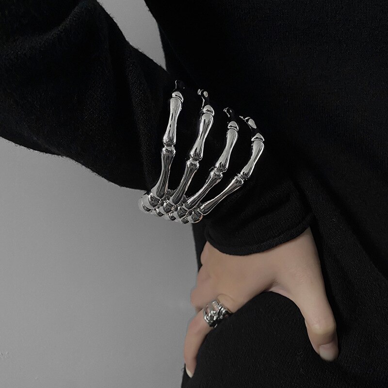 Carlidana Punk Overdreven Zilveren Kleur Skelet Hand Manchet Armband Gothic Edgy Bone Hand Claw Armlet Armband Bangle Arm Ring