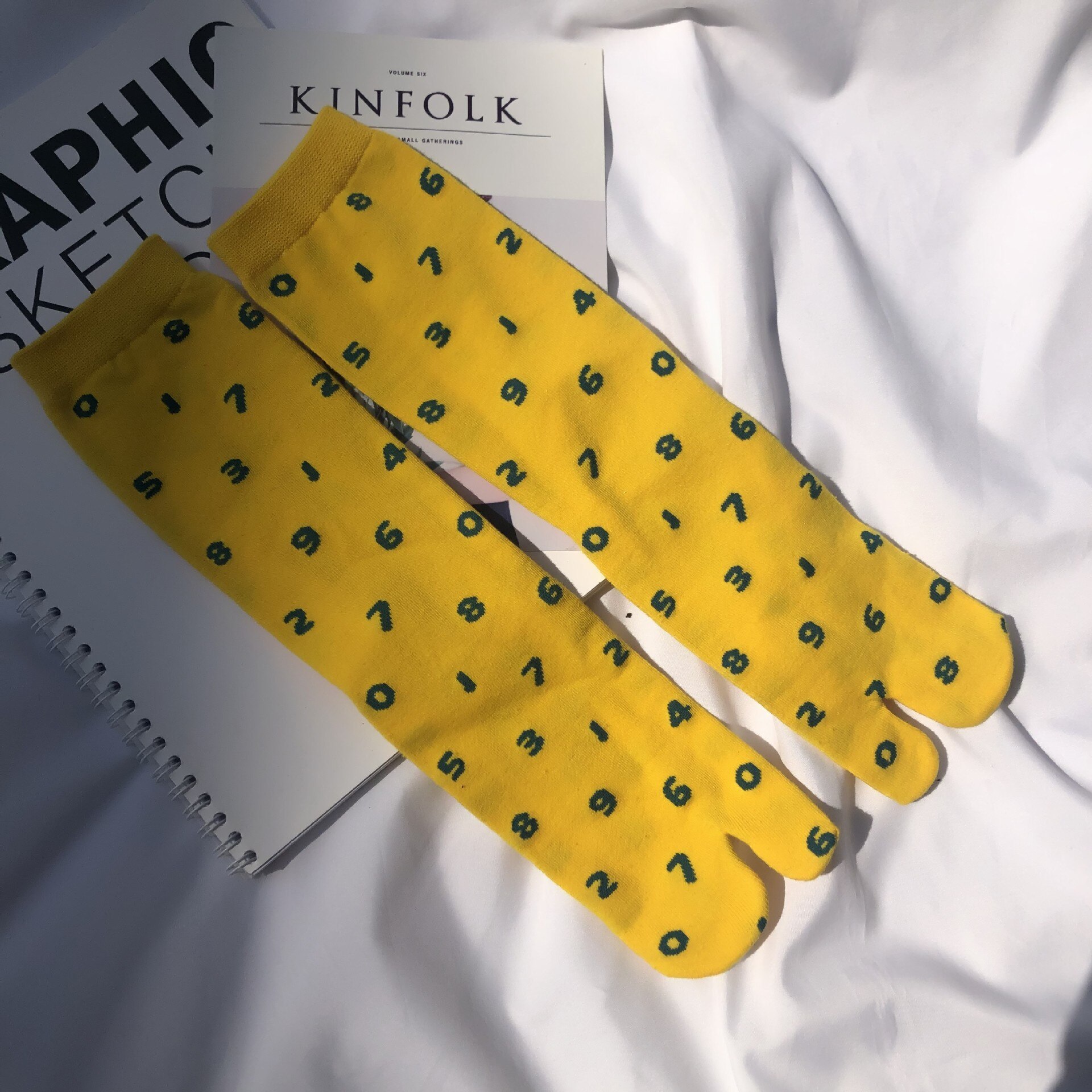 Chic Japanese Jacquard Split Toe Socks Digital Combed Cotton Two Toe Socks Women Korean Harajuku Two Finger Tabi Socks: Yellow