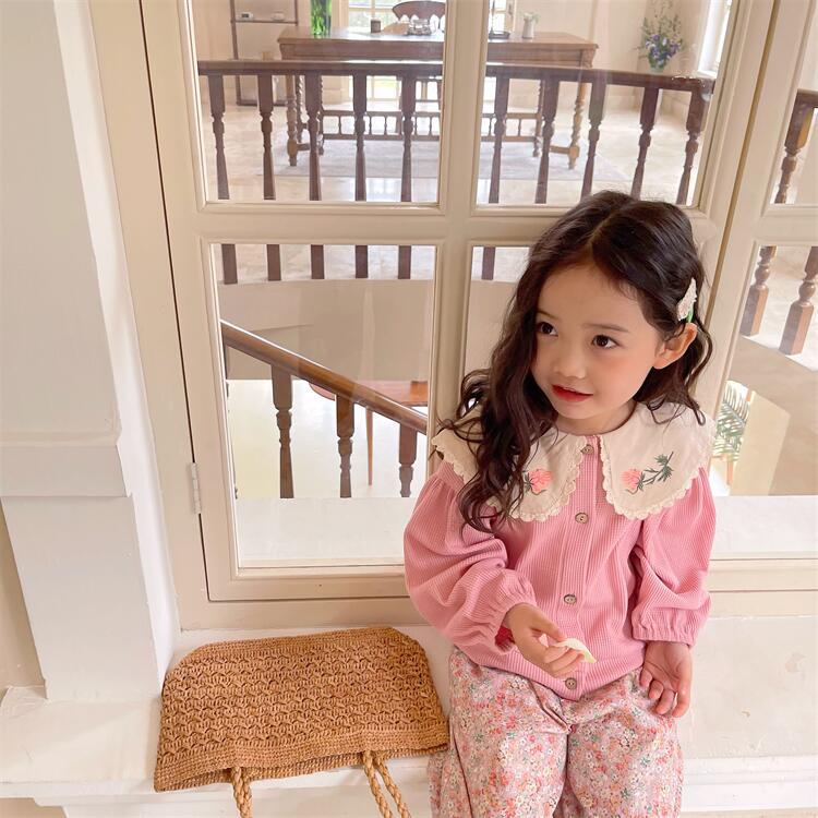 1650C cappotto da ragazza 2022 primavera nuovi vestiti per bambini coreani Cardigan lavorato a maglia in pizzo colletto rovesciato cappotto sottile Waffle