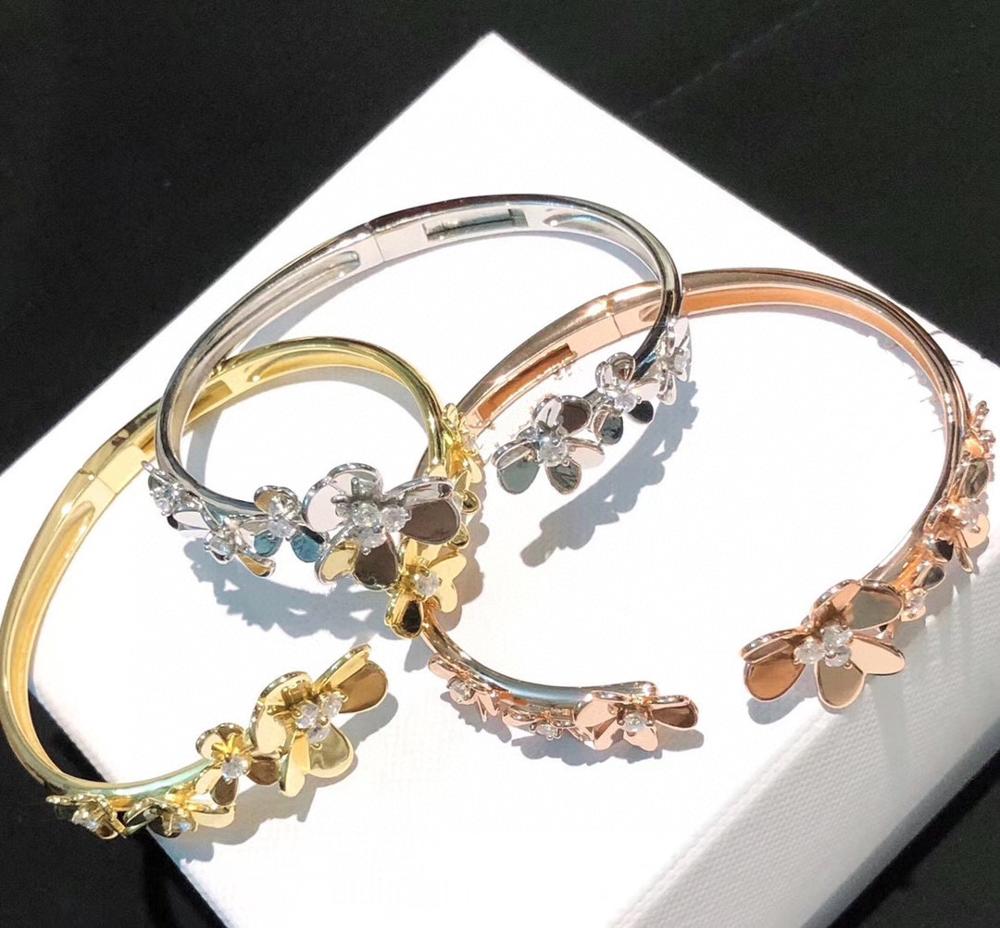 2020 nuovo Caldo di Marca Puro 925 Gioielli in Argento sterlina per Le Donne in Oro Trifoglio Braccialetto Praty Oro Monili di Cerimonia Nuziale Del Fiore Del Polsino braccialetto