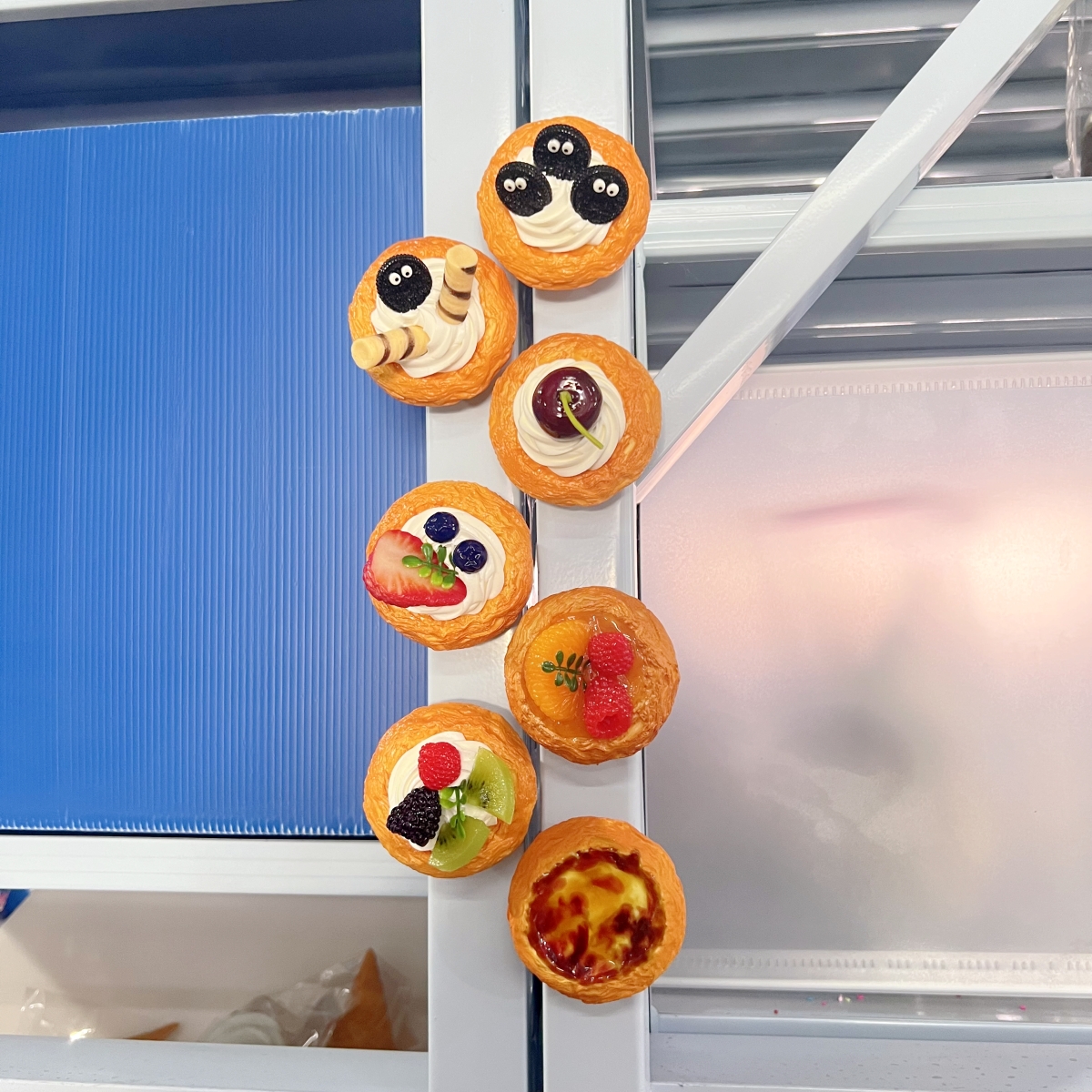 Artificiell tårta dessert leksaker tårta modell realistisk fotografi matsimulering magnetisk kylskåpsdekoration