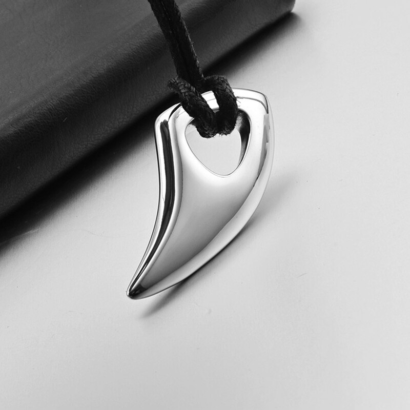 Men's Wolf Tooth Pendant Ox Horn Necklace Hip Hop Punk Simple Titanium Steel Neckchain Personality Trend Jewelry