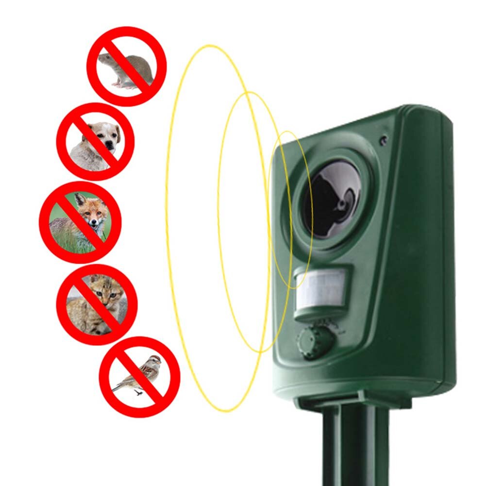 Garden Supplies Ultrasonic Pest Repeller Outside Battery Powered Waterproof Deterrent Scarer PIR Motion Sensor Repel Skunk Rats