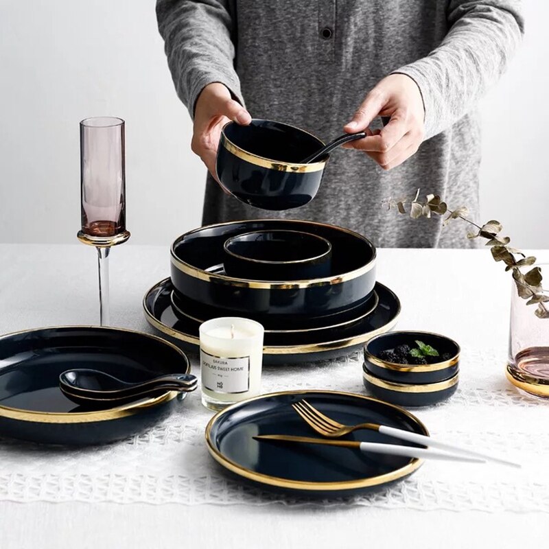 Ensemble de dîner en céramique de luxe couleur bleu foncé ou rose: assiette de dîner + assiette d'accent + bols + cuillère adge en or