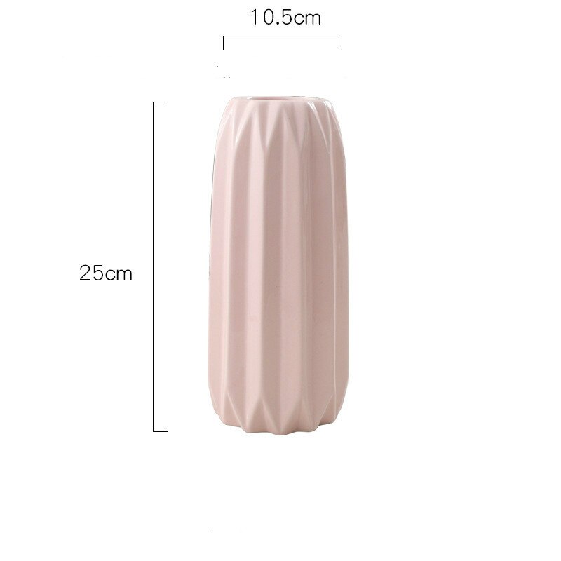 Moderne enkel origami keramikkvase farget pulver grå blå gul hvit store, mellomstore og små blomsteroppsatser: Lilla