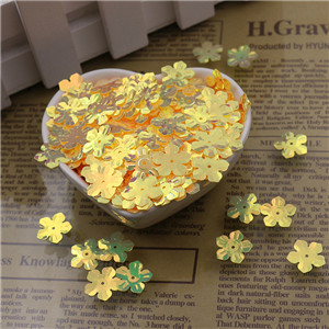 100p 13mm lantejoulas soltas forma de flor pvc lantejoulas diy vestido acessórios de roupas costura enfeite vestuário artesanato atacado: YELLOW