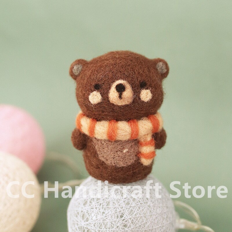 Wool Felt Handmade Non-finished Needle Felted Animals Craft Kits Cute 6 Styles of Animals Felt Wool DIY Material Package: Style 4