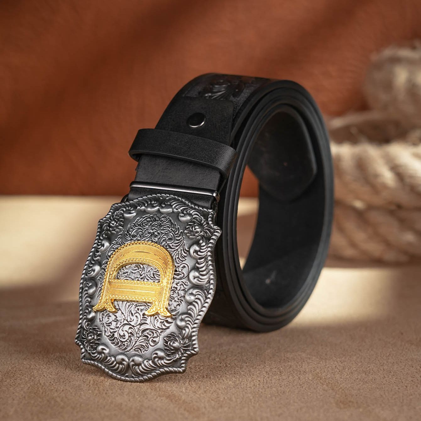 Cinturón de cuero PU de vaquero occidental - Correa de cintura para hombre Decoración de toro con grabado floral para jeans