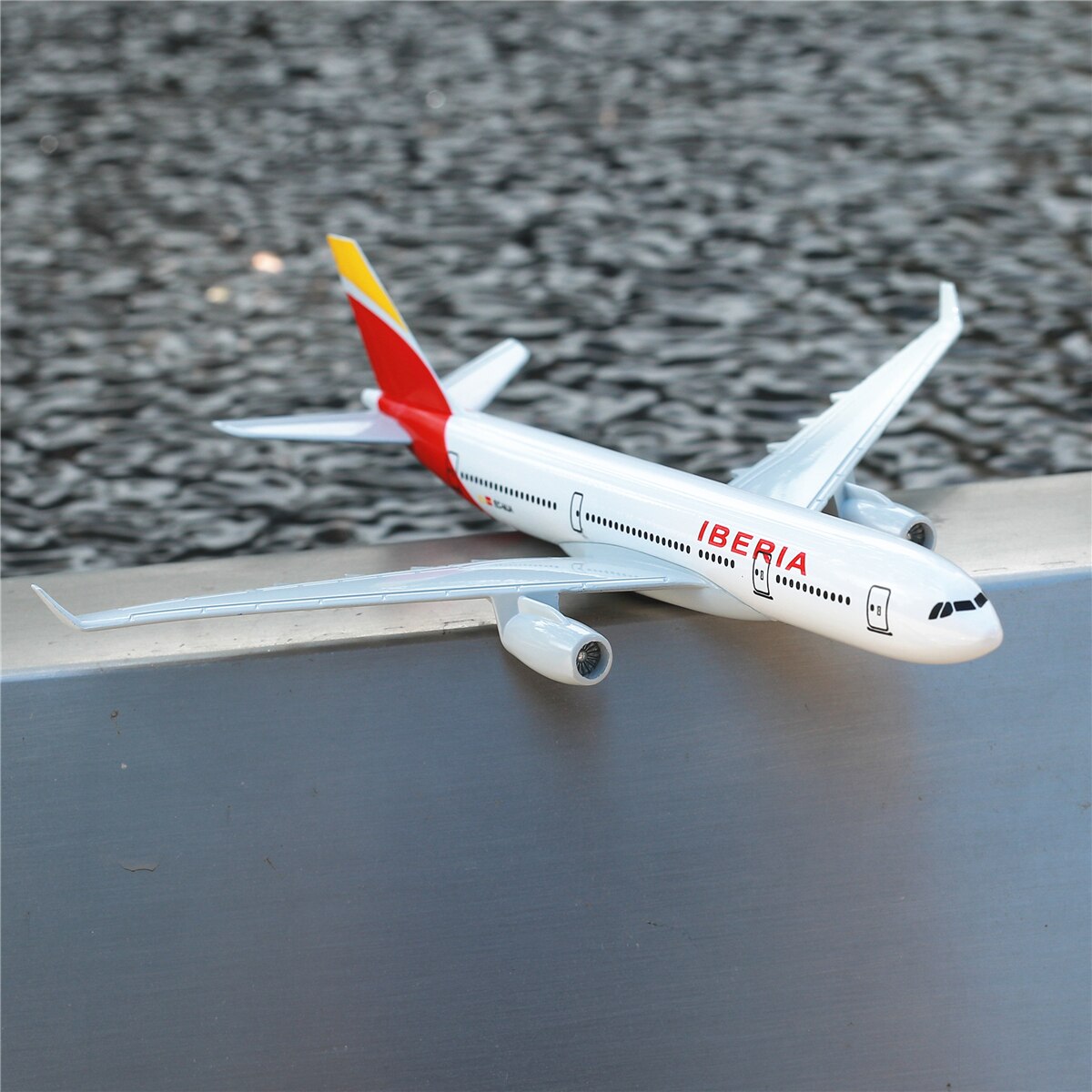 Spainish Iberia Airlines A330 aereo in lega pressofuso modello 15cm World Aviation da collezione in miniatura Souvenir Ornament