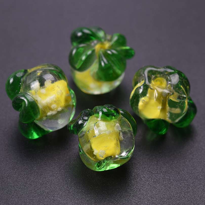 Fargerike 10 stk. glass jordbær persimmon druer perler spacer charms fruktperler øredobber tilbehør glass gjør-det-selv smykker armbånd: Gul