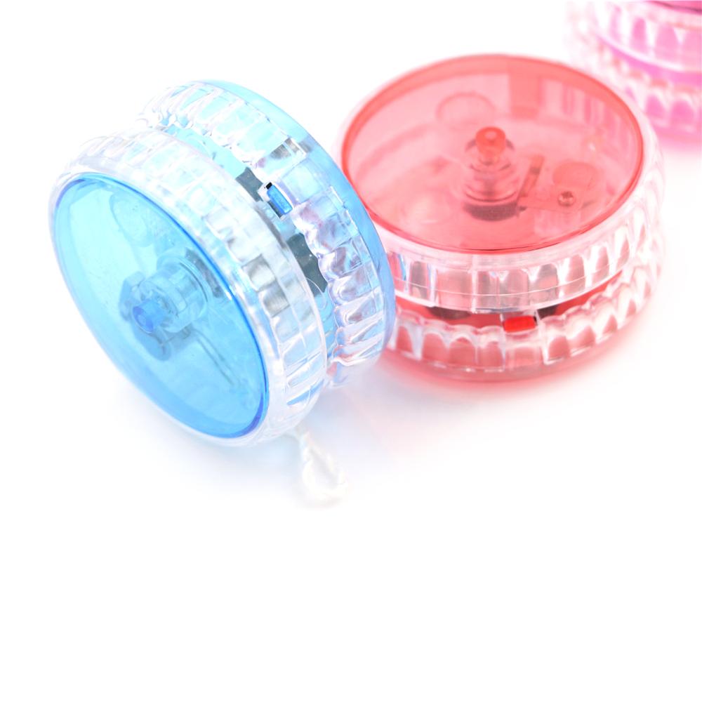 Led blinkende yoyo klassiske barneleker magisk yoyo spinn plast yoyo lager med spinnende snor leker for barn gyh