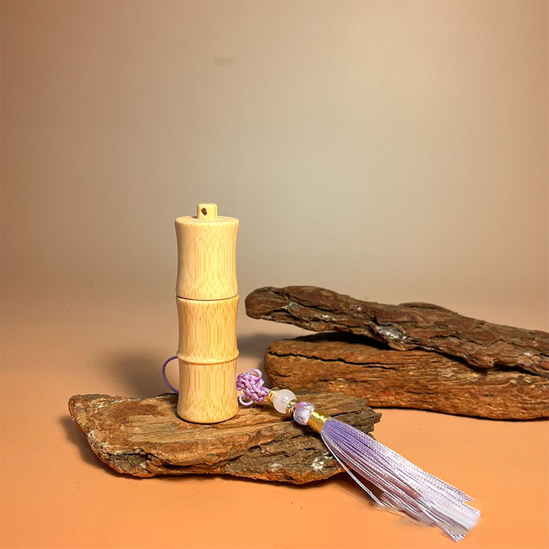 Miljøvennlig bambus rull-på flaske med dusker tomt rør stålrullekule påfyllbar flaske gjør-det-selv parfyme lipgloss beholder