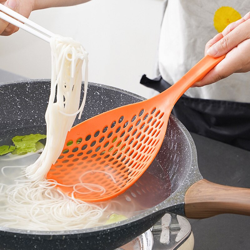 Kitchen Ladle Strainer Colander with Long Handle High Heat Resistant Strainer Ladle for Draining Egg Vegatable Noodles