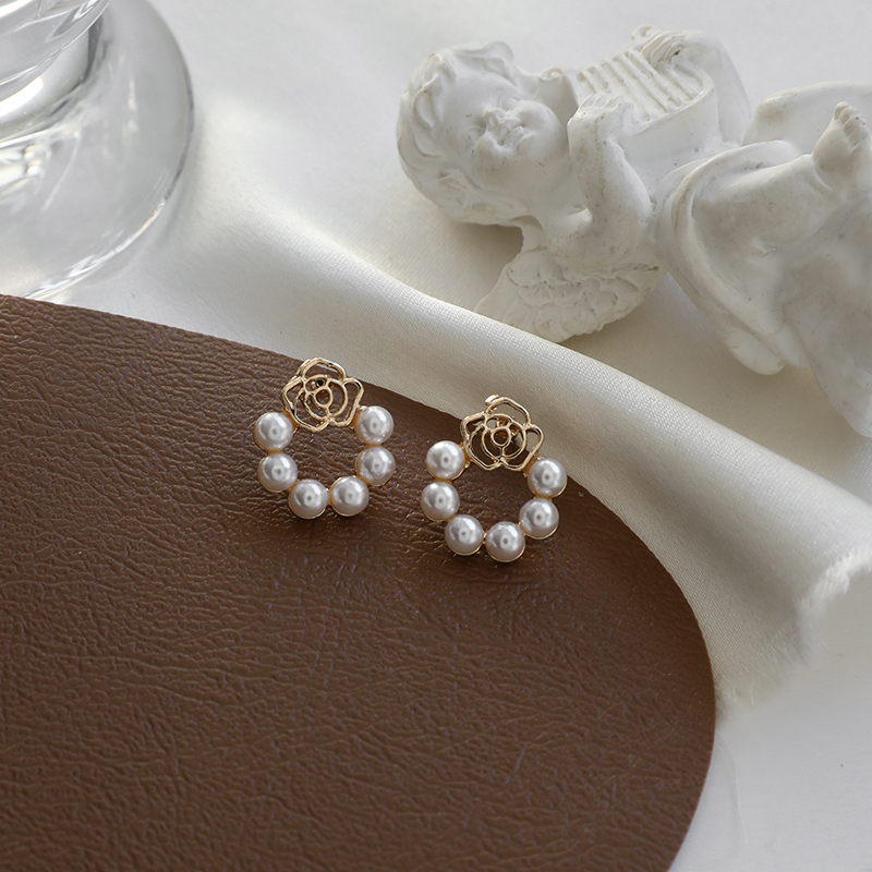 Pendientes de tuerca de bola de perlas de imitación Retro francés para mujer, joyería de , accesorios simples elegantes, al por mayor, , 2023: Plata antigua