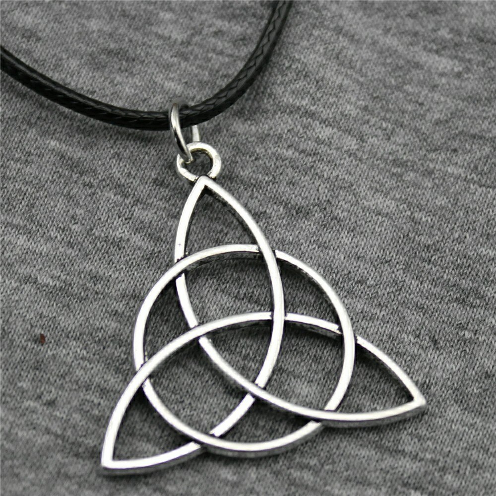 Neue Leder Kette 28mm Triquetra Symbol Anhänger Halskette Für Frauen 2 Farben Antike Bronze- Silber Farbe Überzogen