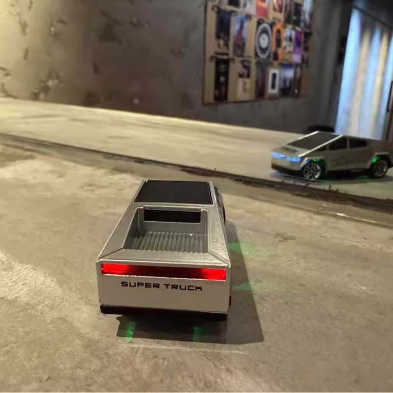 Camión Cybertruck con carga USB 1:64, vehículo todoterreno, modelo de coche de aleación, coche de Control remoto, modelo de coche americano, camión de Metal fundido a presión