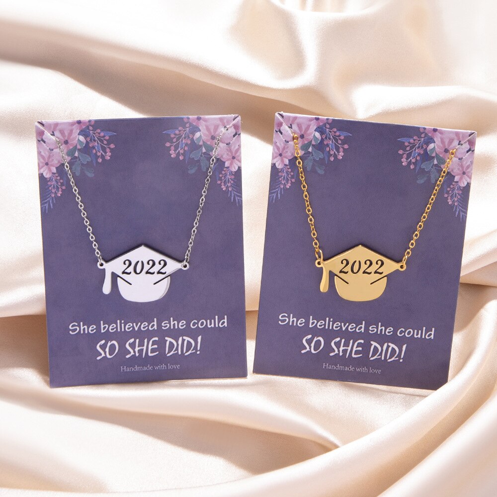 Classe del 2025 Collana per laureati Gioielli Collane con ciondolo cappello da laurea in acciaio inossidabile placcato oro argento con regali di carte