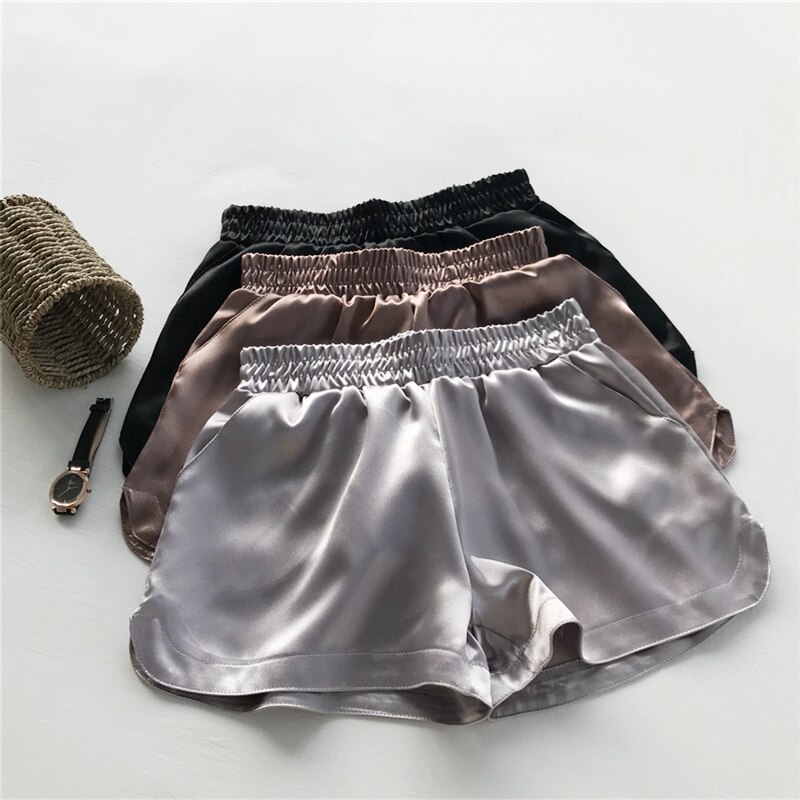 Sommar avslappnad damunderdel kvinnor satängshorts faux sidenshorts glänsande glitter vida ben kort byxa med mitten av midjan 914-a079: Silvergrå / Xl