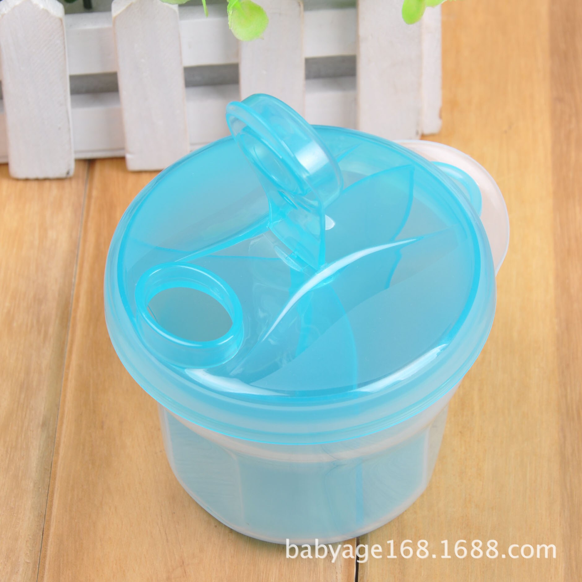 3 layers Bear Style Portable Baby Food Storage Box Essential Cereal Cartoon Infant Milk Powder Box Toddle Snacks Container: Blue 2